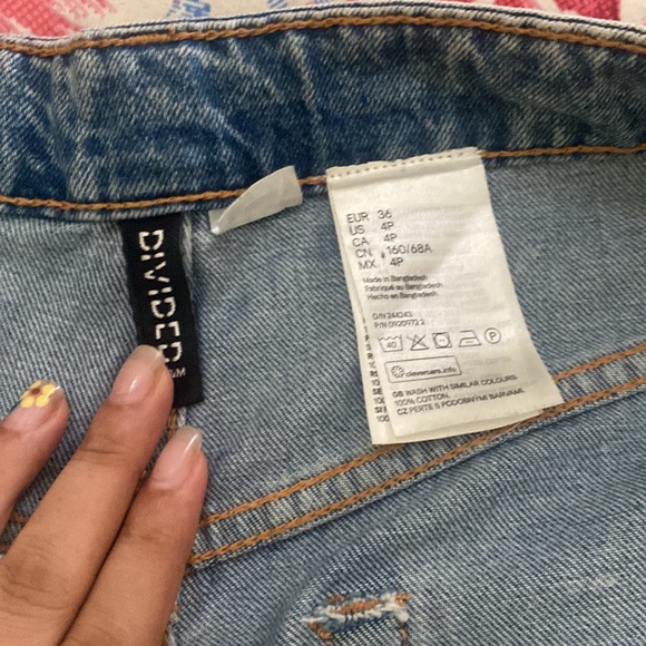 H&M high waist mom jeans - Picture 3 of 4